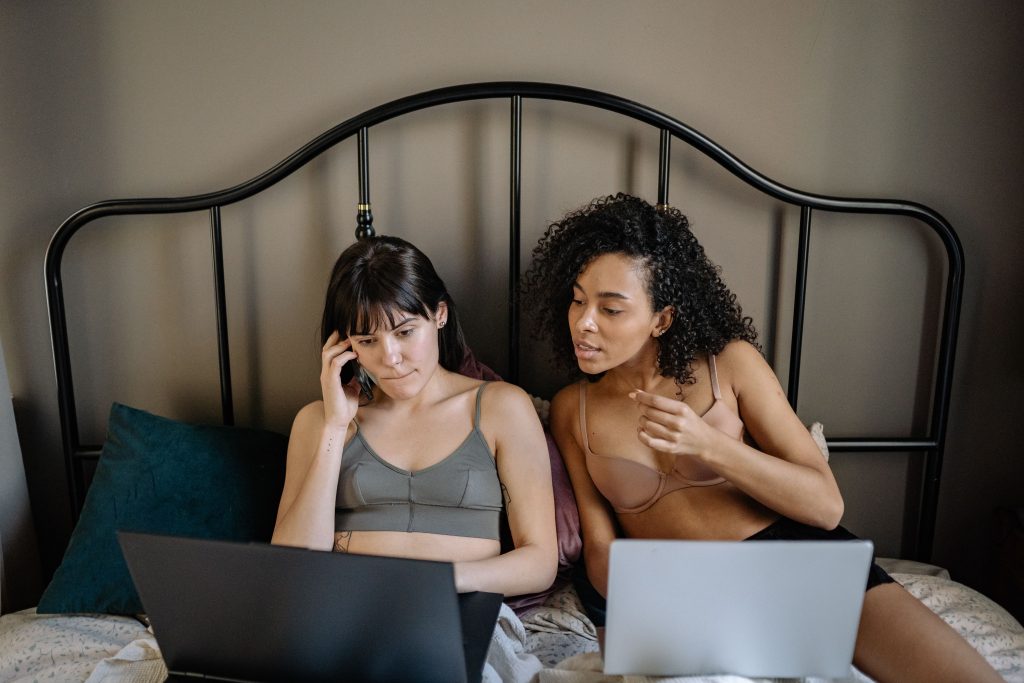 Watching my Gen Z gf shop online has made me realize I’ve been lacking in so many areas